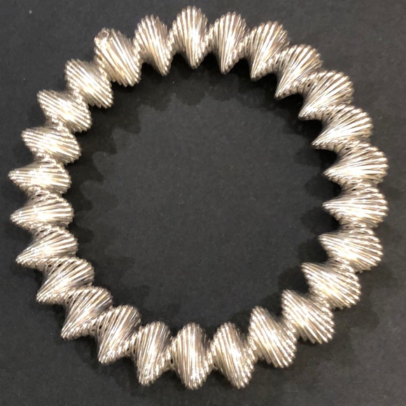 National Gallery of Art Silver Stretch Bracelet - Picture 3 of 4